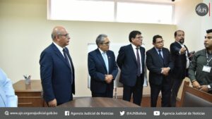 Presidente y Decano del TSJ entregan moderna cámara gesell para beneficio del Chapare Cochabambino