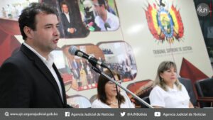 Magistrado Olvis Eguez inaugura segunda cámara gesell en Santa Cruz