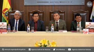 La EJE presentó la cuarta versión de su revista jurídica, 56 autores plasmaron sus artículos de investigación y comentarios jurídicos